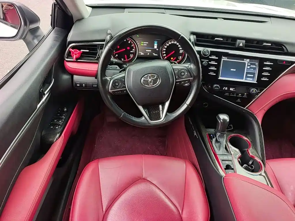 Toyota Camry — миниатюра 11