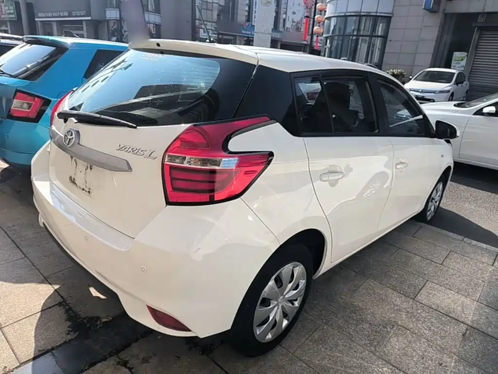 Toyota Yaris L — миниатюра 7