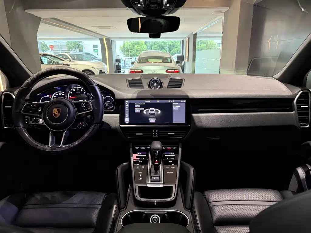 Porsche Cayenne — миниатюра 10