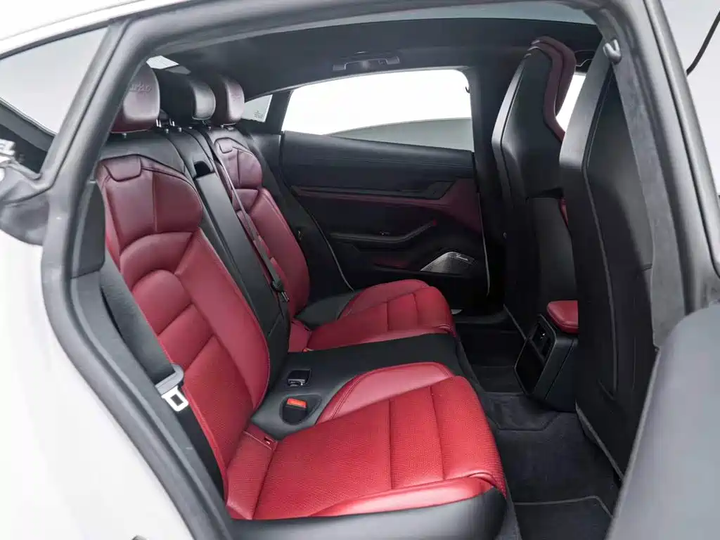 Porsche Taycan — миниатюра 17