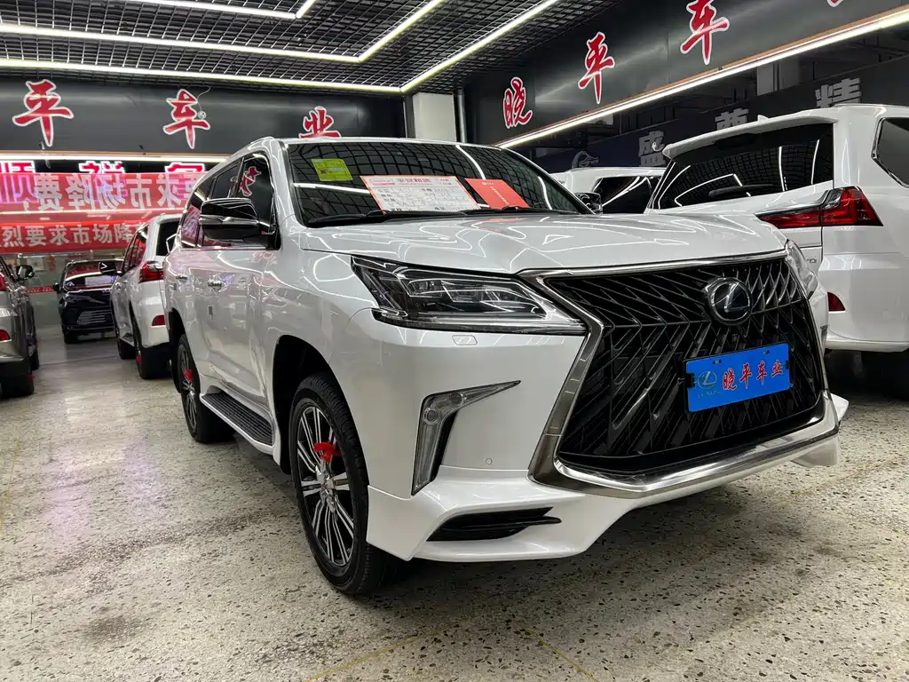 Lexus LX 2017 570