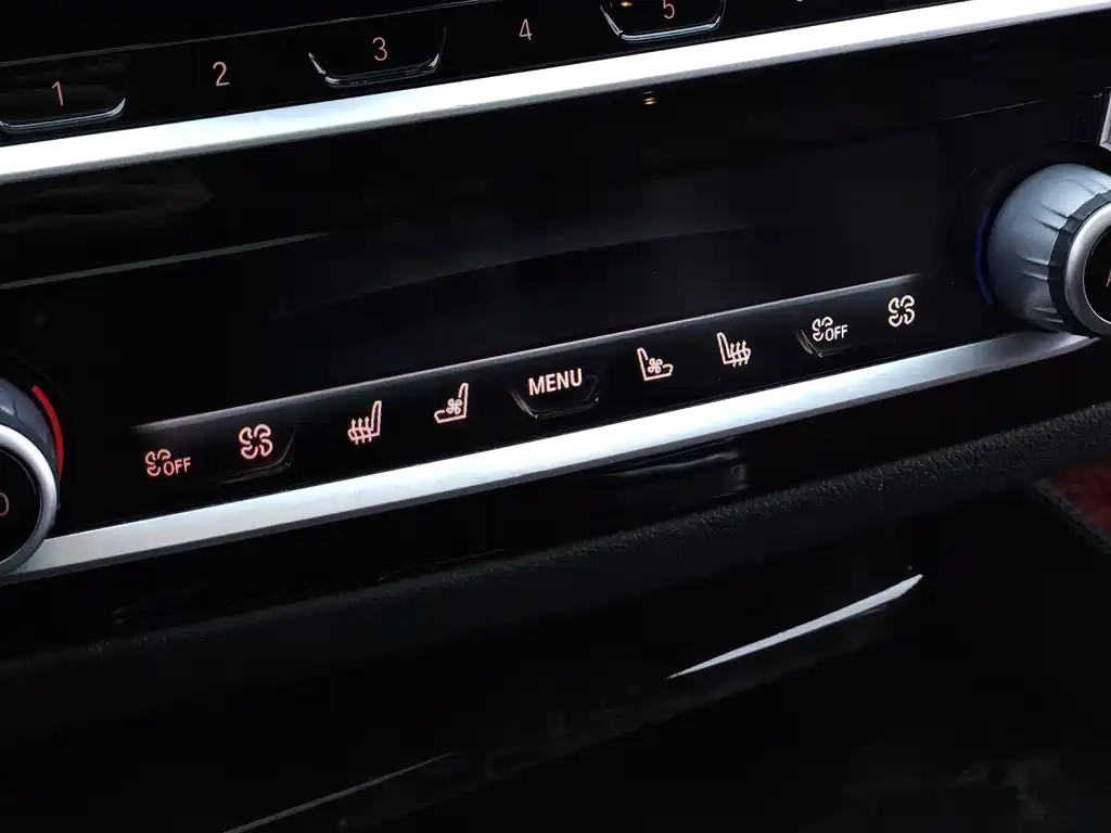 BMW 5 Series — миниатюра 15