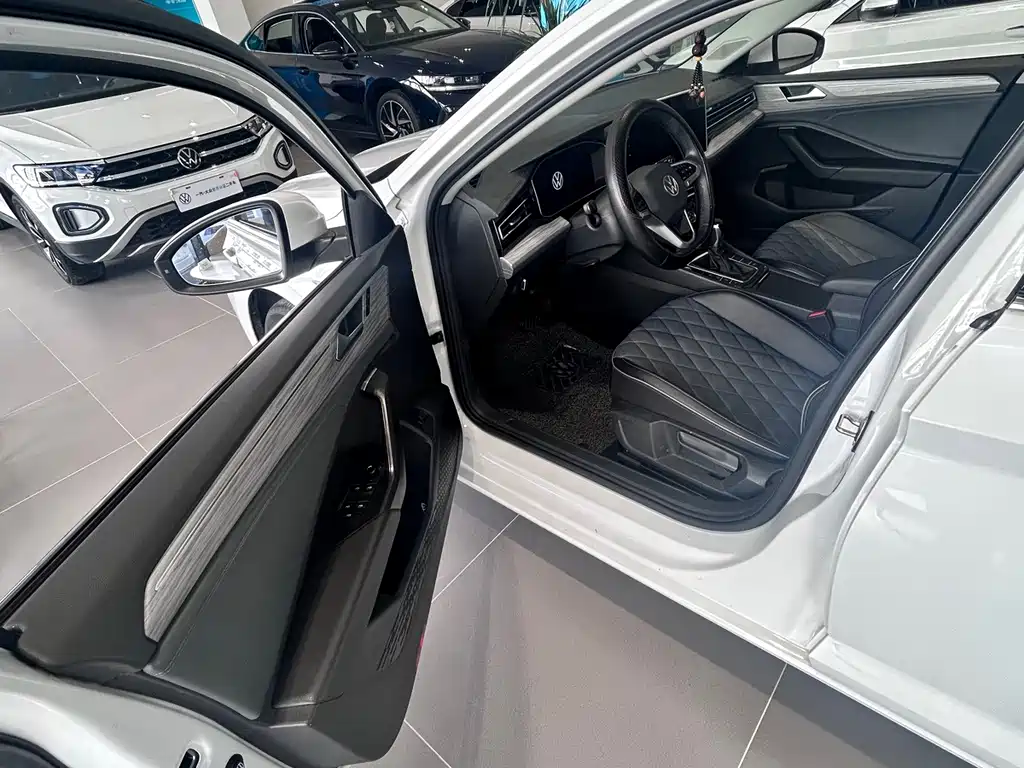 Volkswagen Sagitar — миниатюра 3