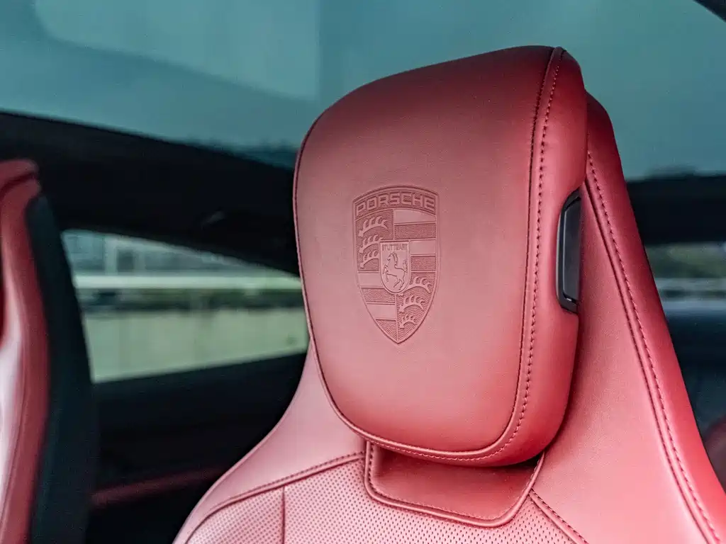 Porsche Taycan — миниатюра 18