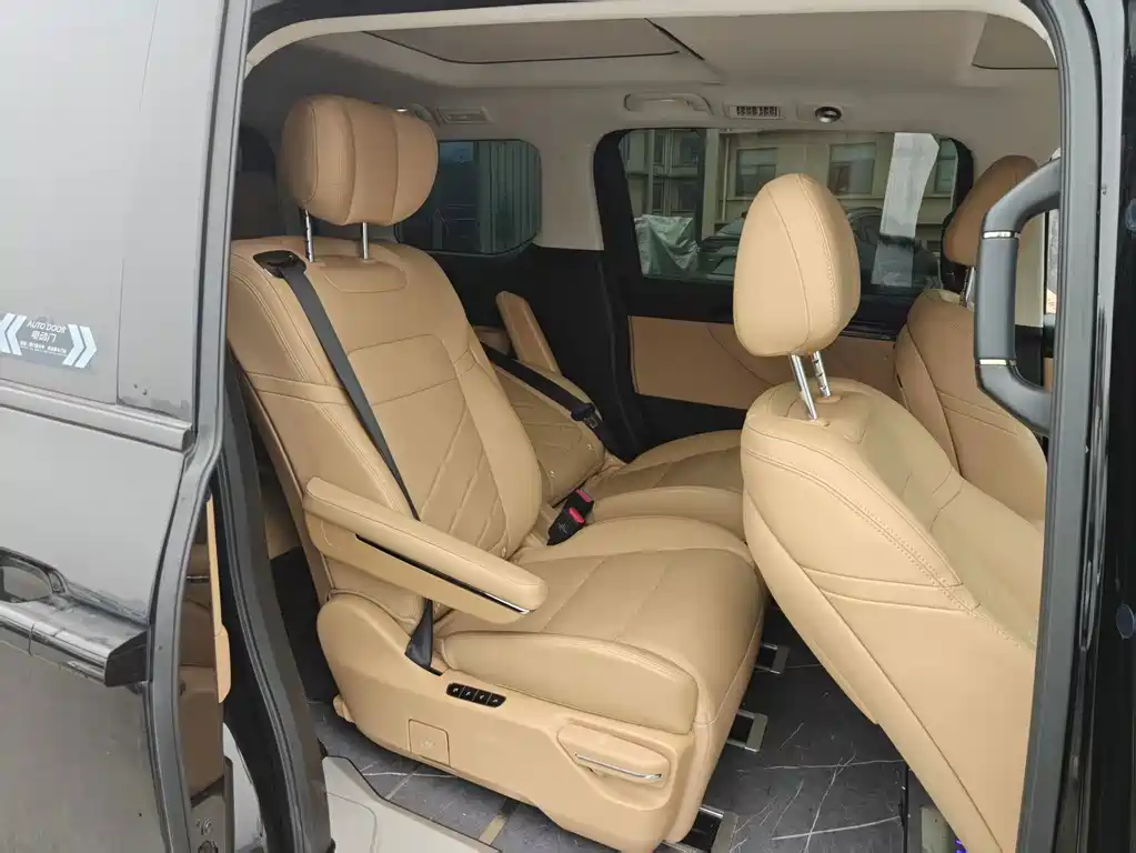 GAC Motor Trumpchi E8 PHEV — миниатюра 2
