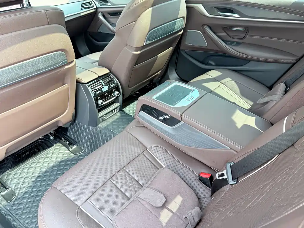 BMW 5 Series — миниатюра 22