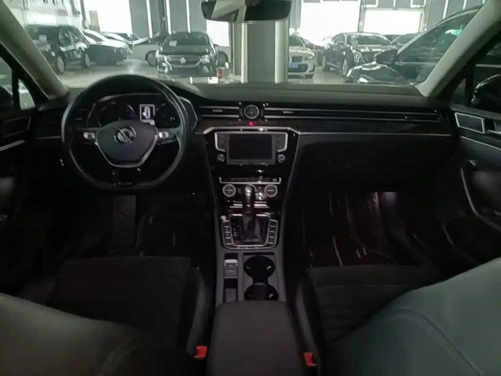 Volkswagen Magotan 2017 330TSI DSG Luxury