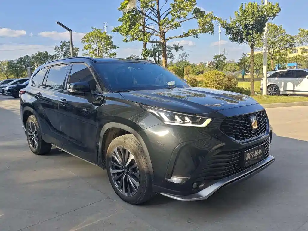Toyota Crown Kluger — миниатюра 3