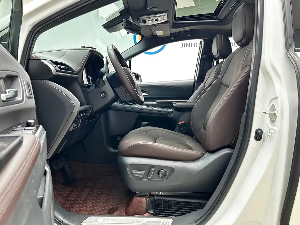 Toyota Sienna 2023 2.5L