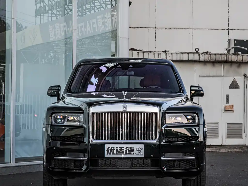 Rolls-Royce Cullinan 2018 мест