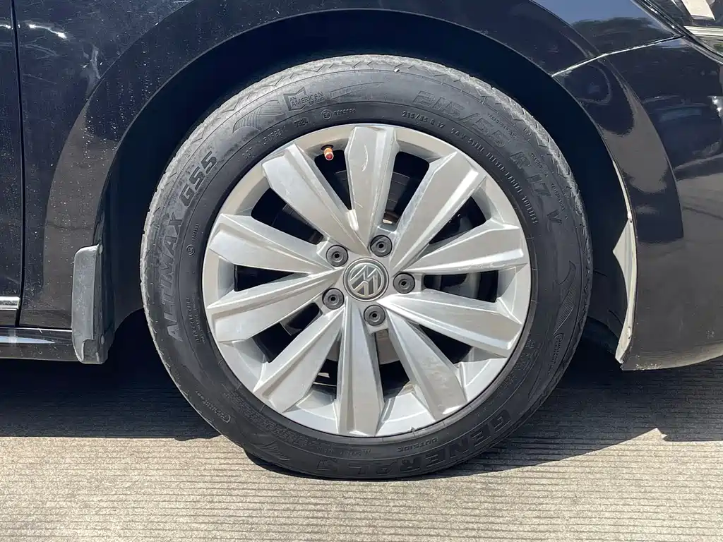 Volkswagen Passat 2019 330TSI Elite VI