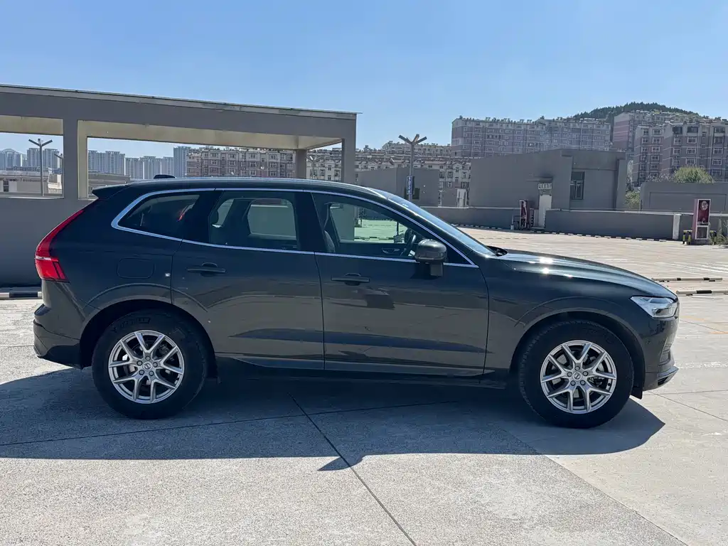 Volvo XC60 2019 T5 V