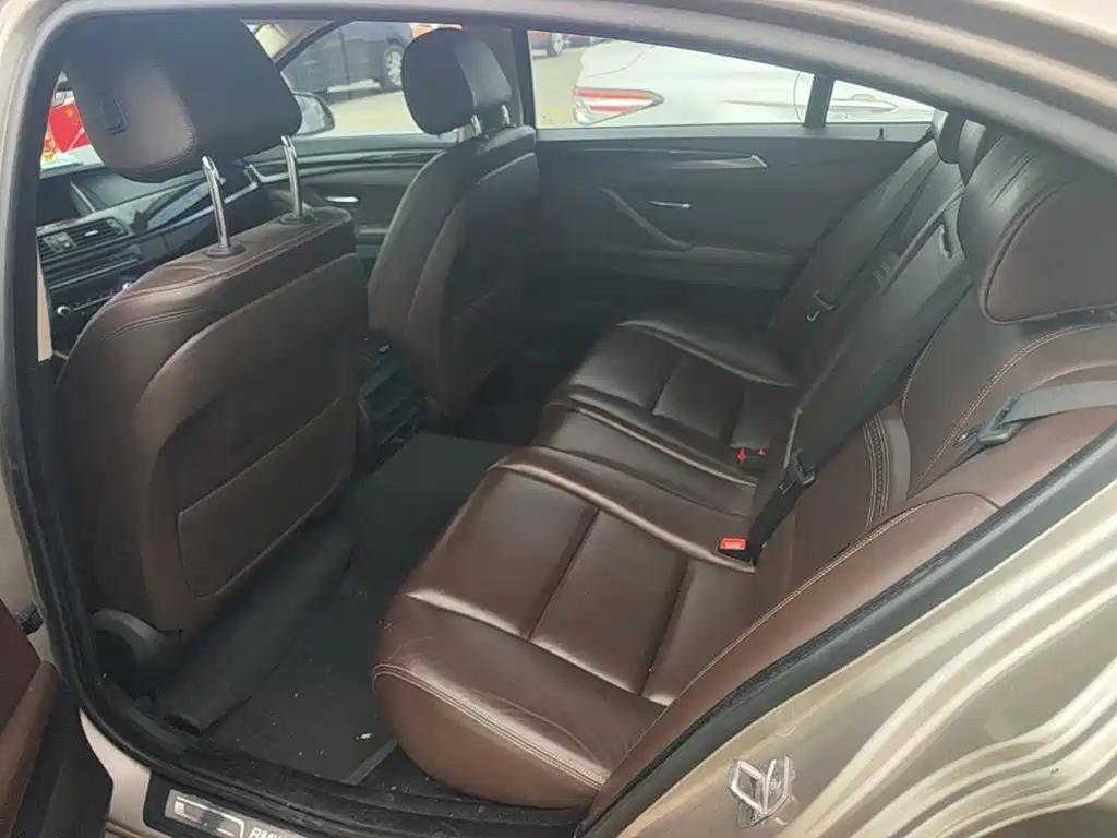 BMW 5 Series — миниатюра 15