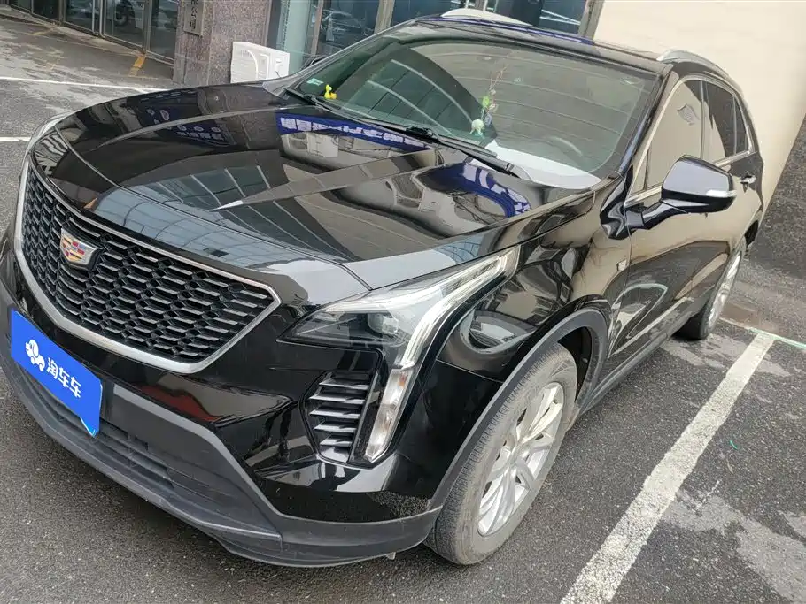 CADILLAC XT4