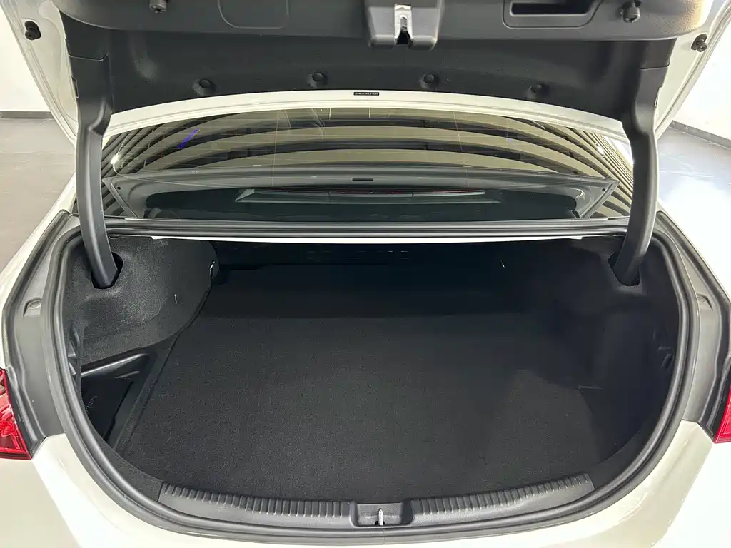 Mercedes-Benz C-Class New Energy — миниатюра 7