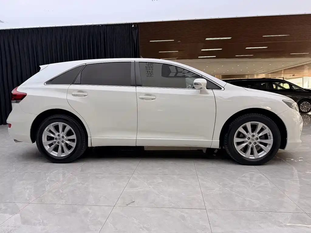 Toyota Venza (Import) — миниатюра 6