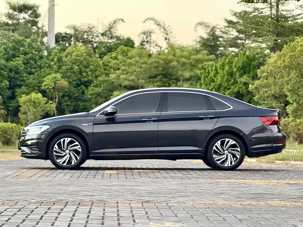 Volkswagen Sagitar — миниатюра 4