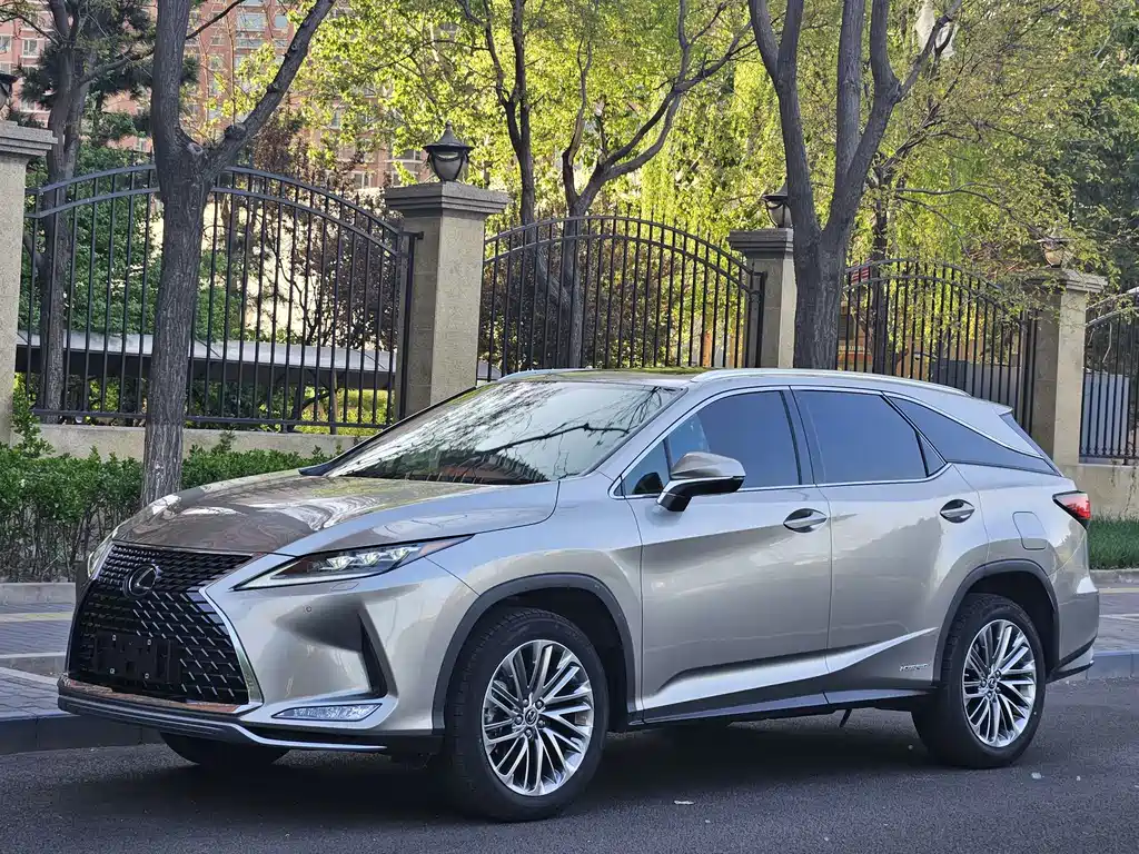 Lexus RX 2021