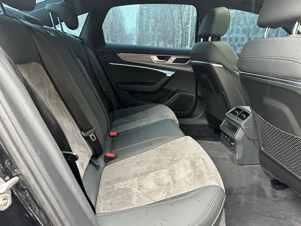 Audi A6L 2023 40 TFSI Luxury