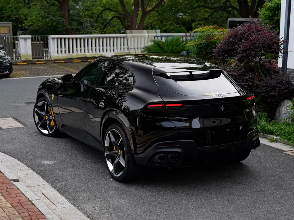 Ferrari Purosangue 2023 6.5L V12