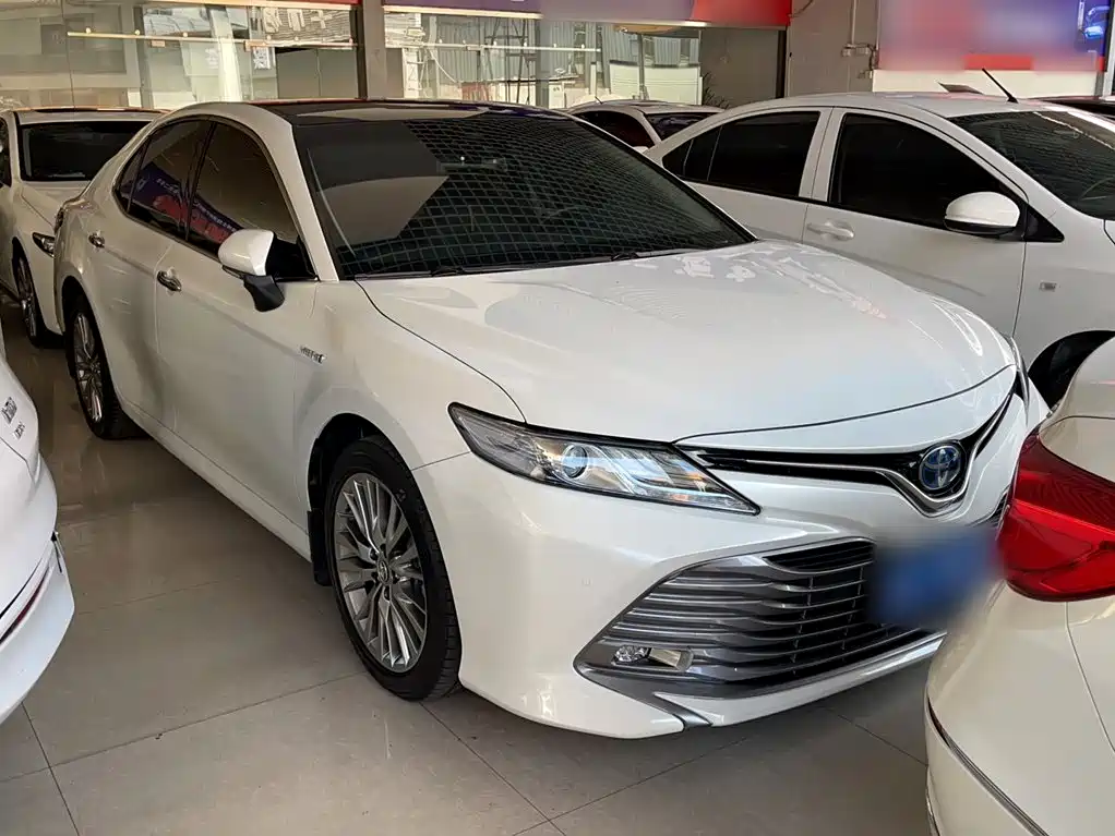 Toyota Camry — миниатюра 10