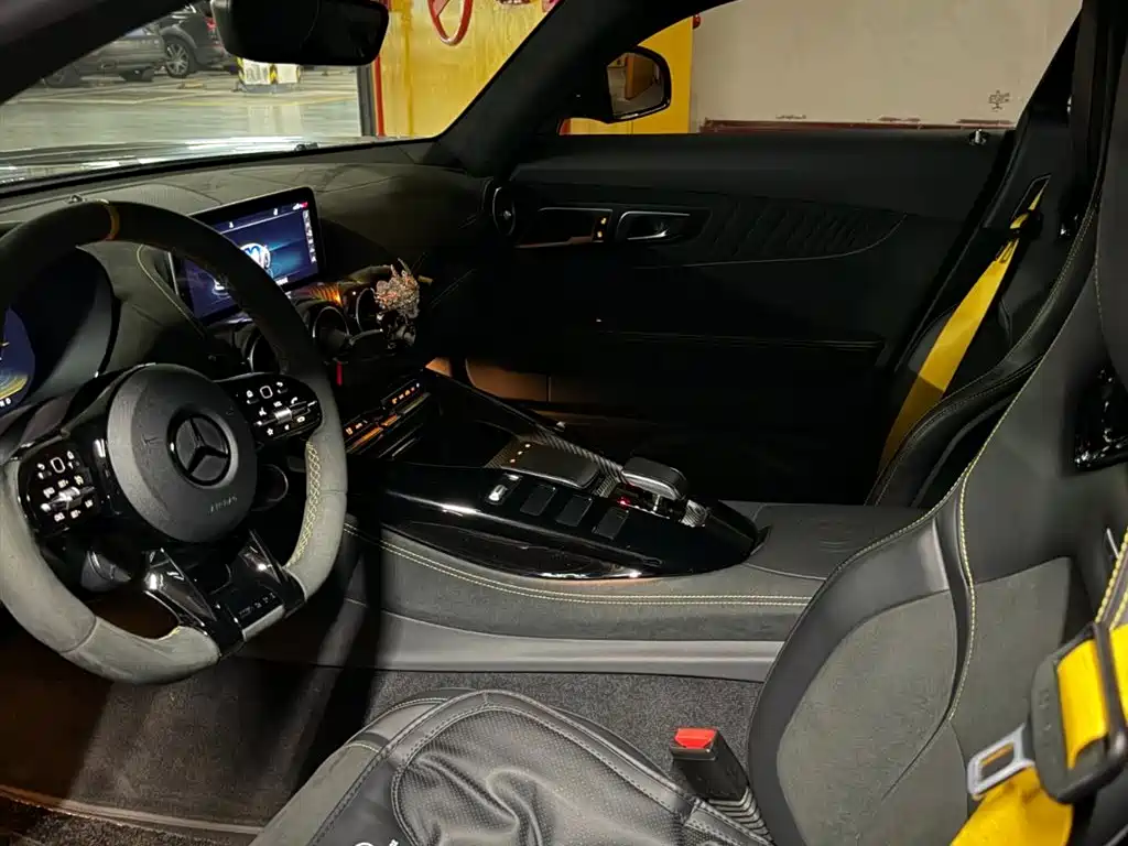 MERCEDES-BENZ AMG GT