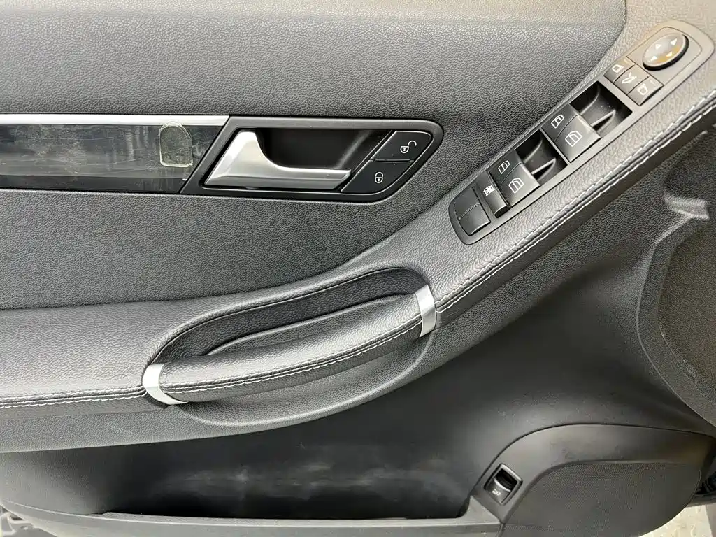 Mercedes-Benz R-Class — миниатюра 19