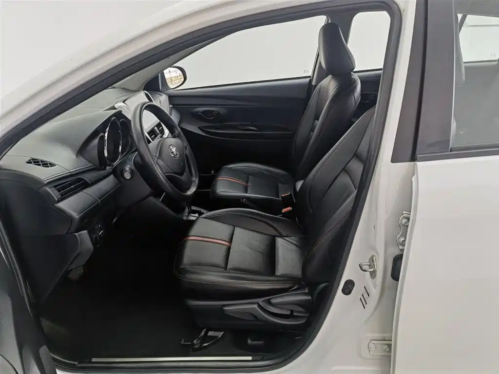 TOYOTA YARIS L ZHIXUAN