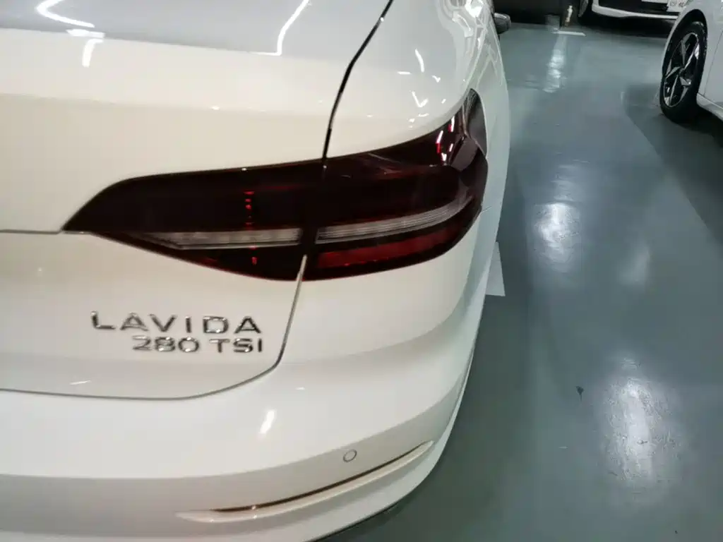 Volkswagen Lavida — миниатюра 8