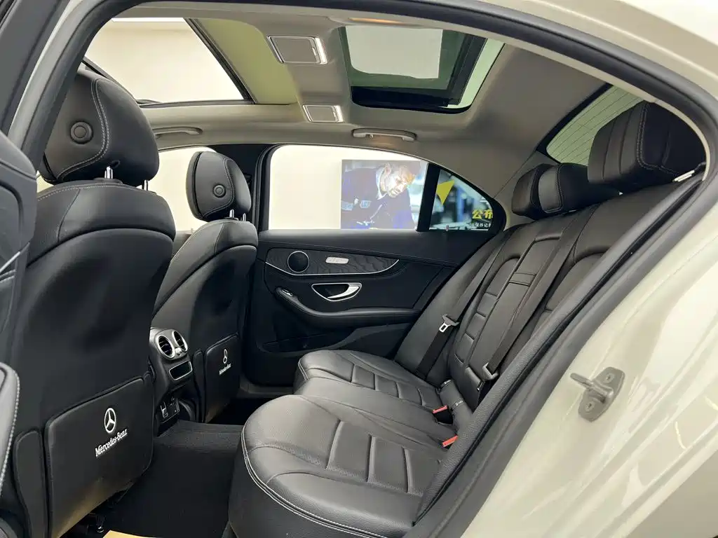 Mercedes-Benz C-Class — миниатюра 21
