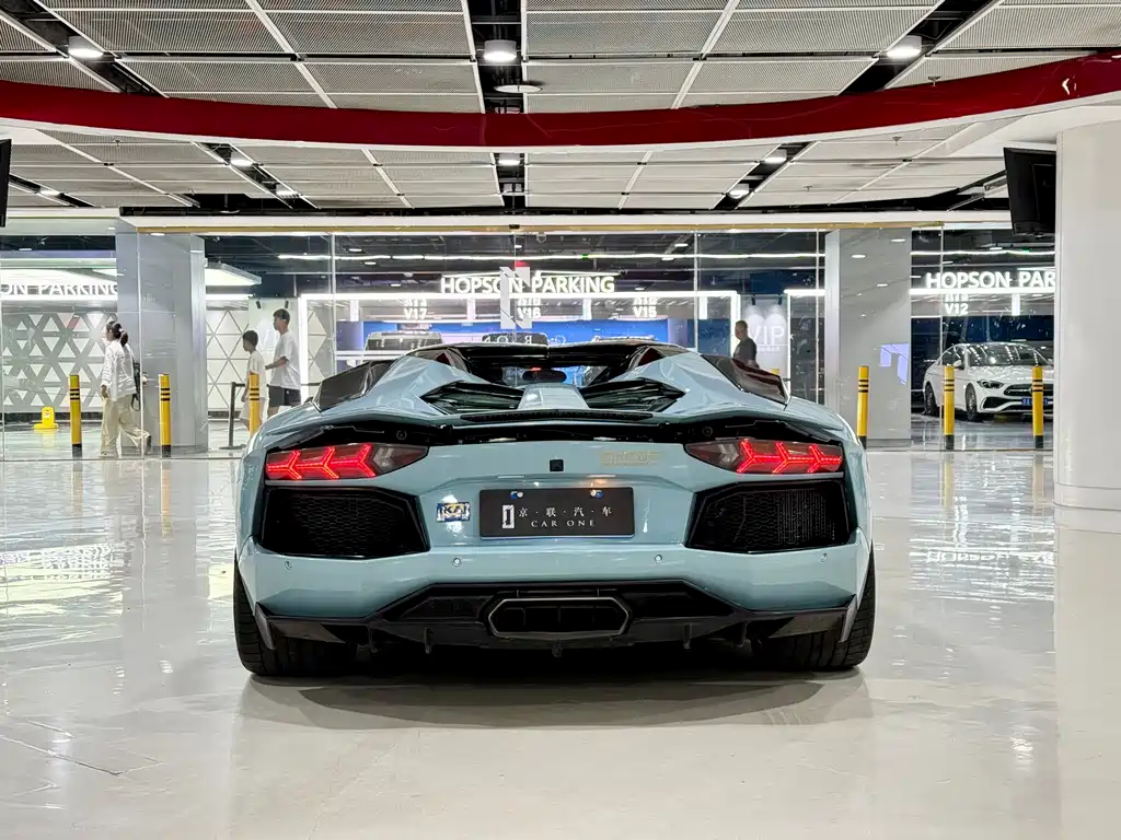 Lamborghini Aventador — миниатюра 10