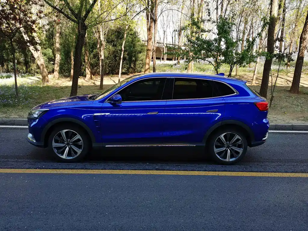 Roewe MARVEL X — миниатюра 3