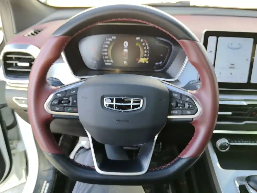 Geely Binyue — миниатюра 11