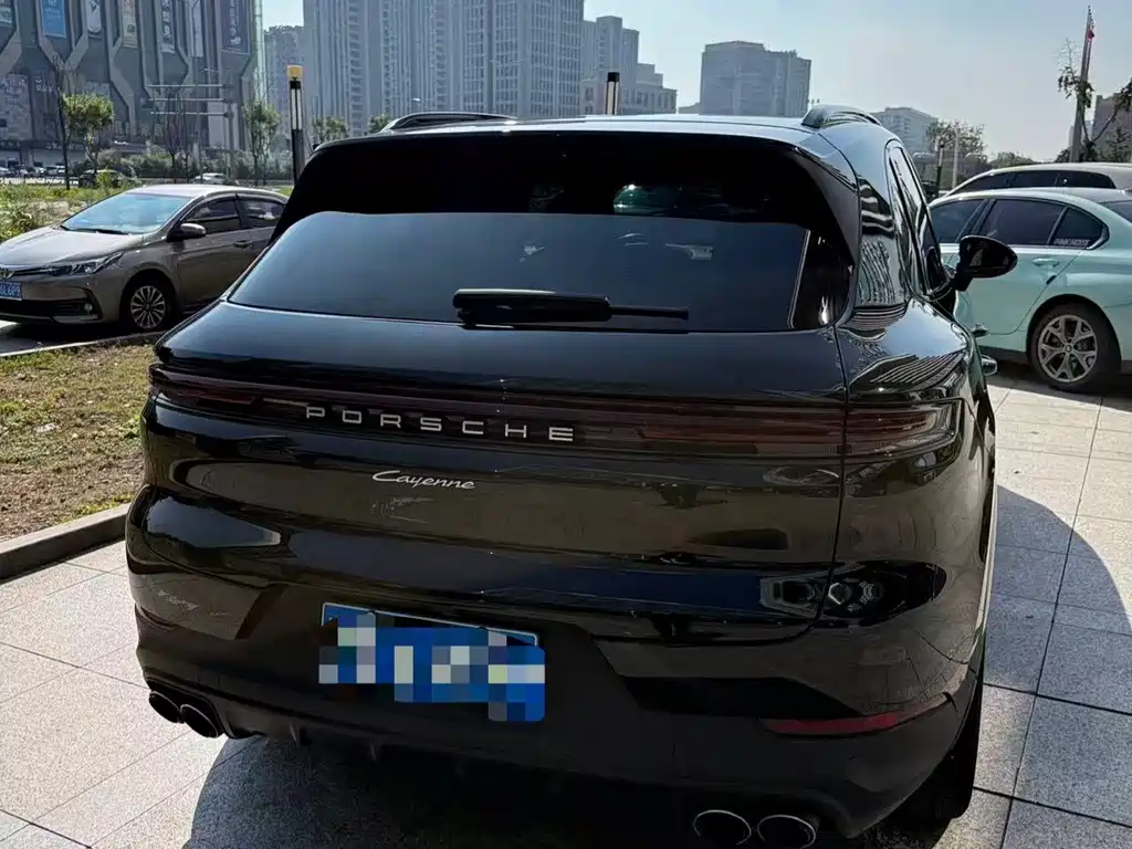Porsche Cayenne — миниатюра 8