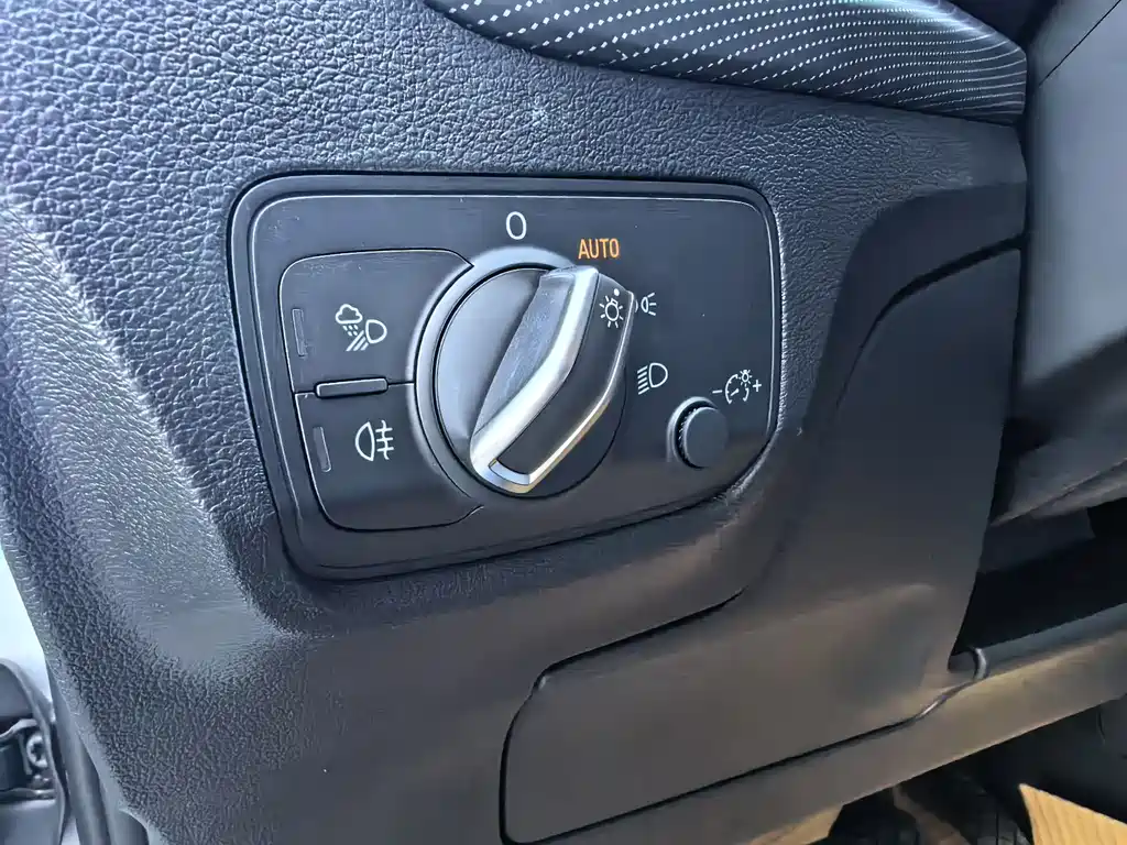Audi Q2L 2025 35TFSI Fashion