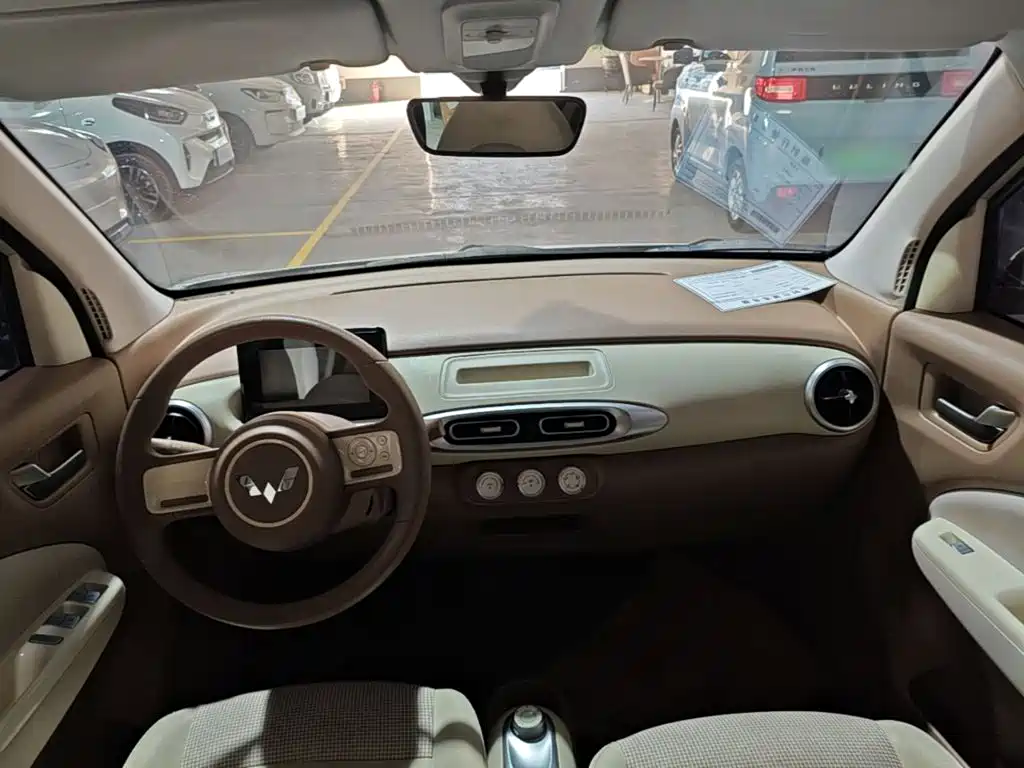 Wuling MINIEV — миниатюра 10
