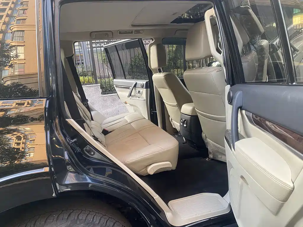 Mitsubishi V97 2019 3.8L AT