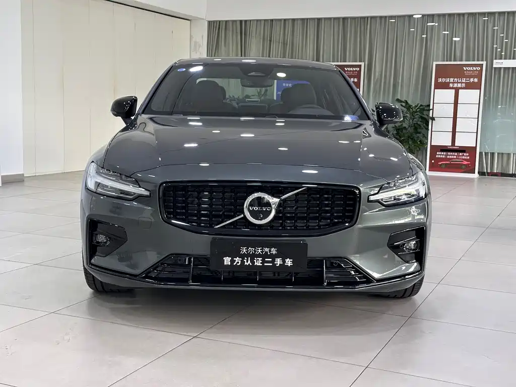 Volvo S60 2026 B5 Sport