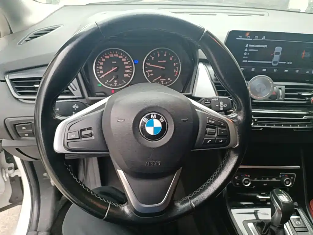 BMW 2 Series Active Tourer — миниатюра 11