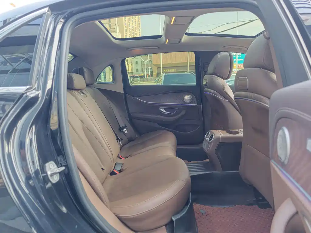 MERCEDES-BENZ E CLASS