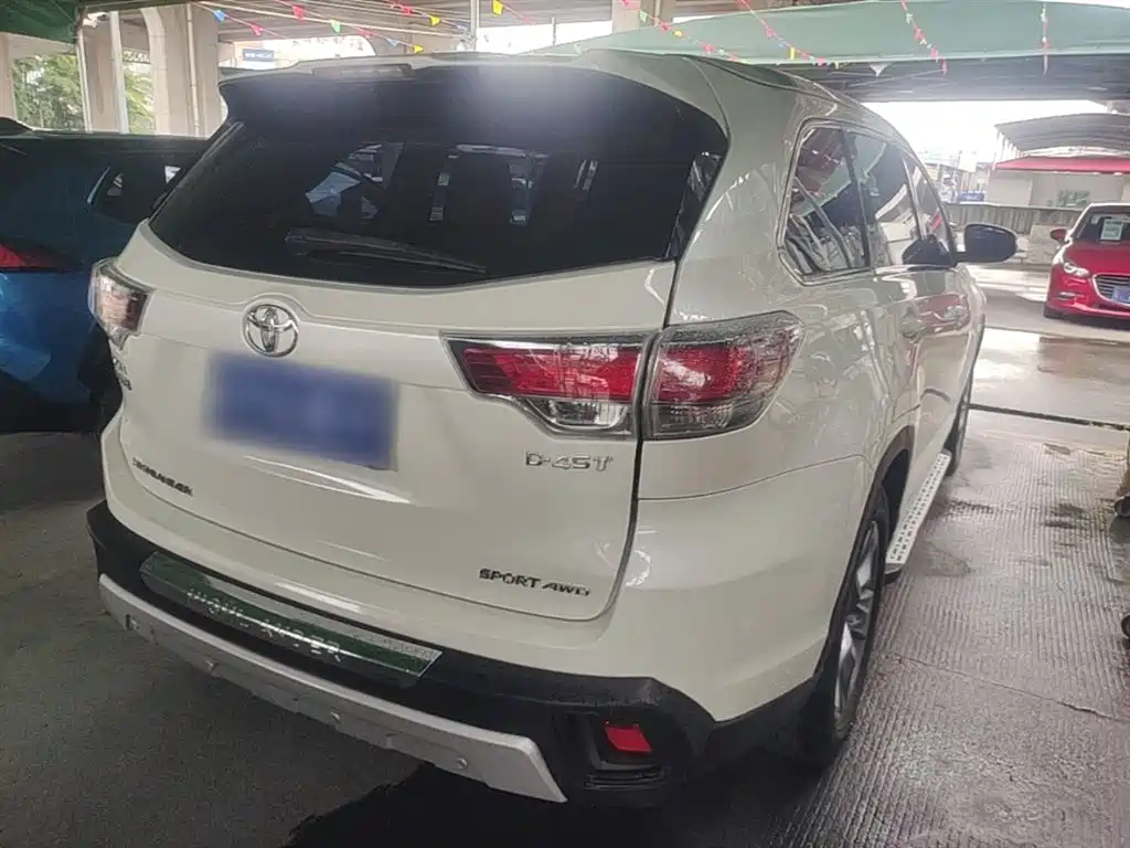 Toyota Highlander 2015 2.0T Luxury 7 мест