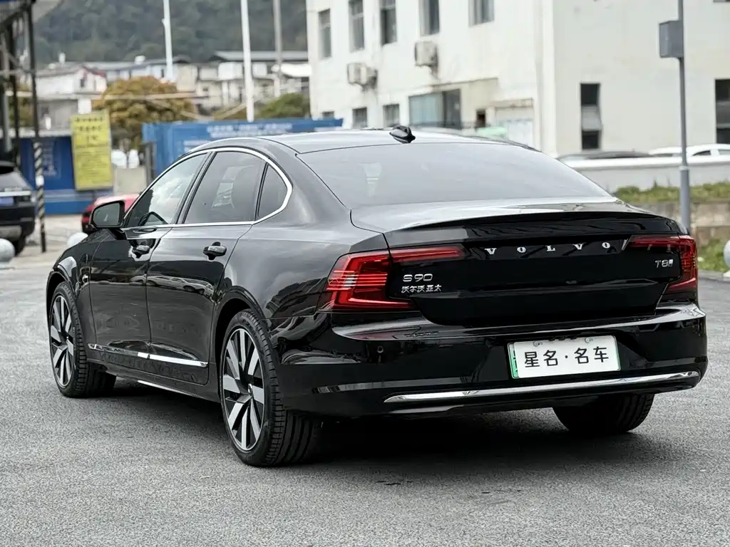 Volvo S90 2024 Luxury