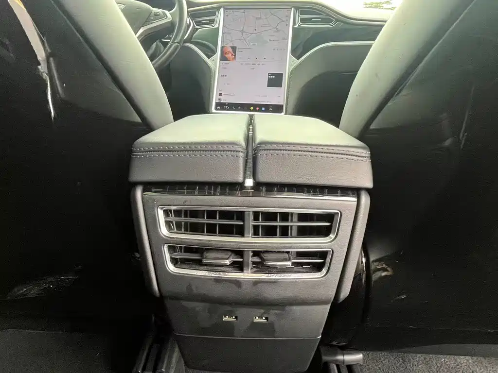 Tesla Model X — миниатюра 18