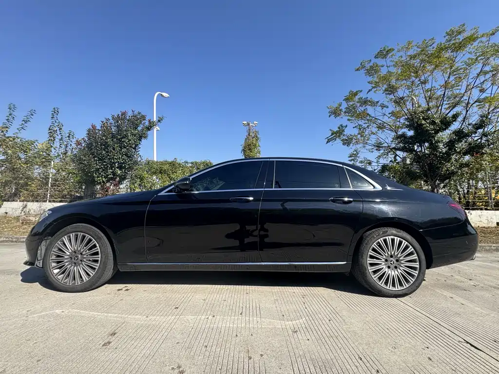 MERCEDES-BENZ E CLASS