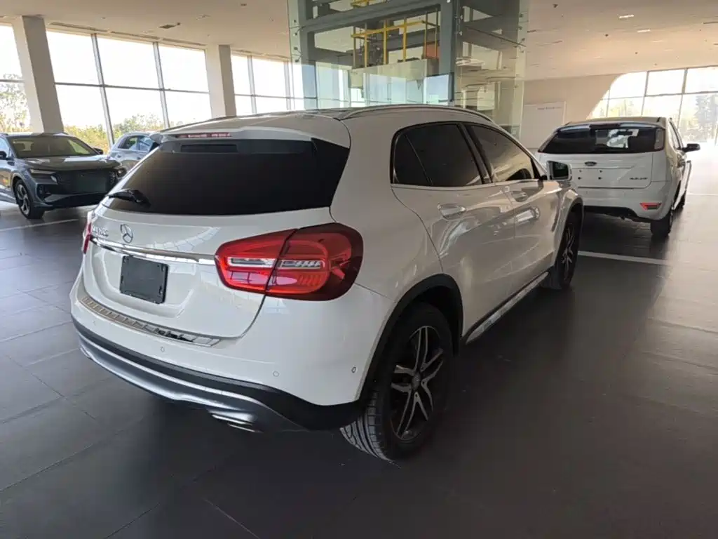 Mercedes-Benz GLA — миниатюра 7