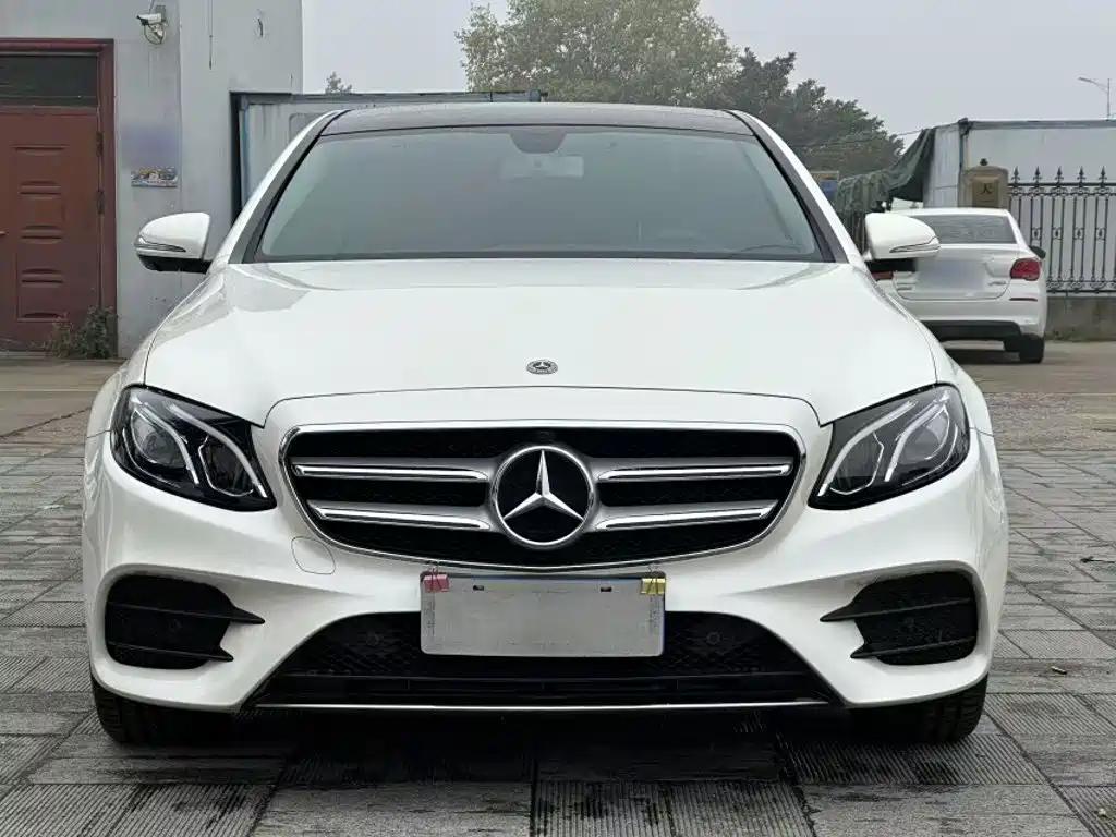 Mercedes-Benz E-Class — миниатюра 3