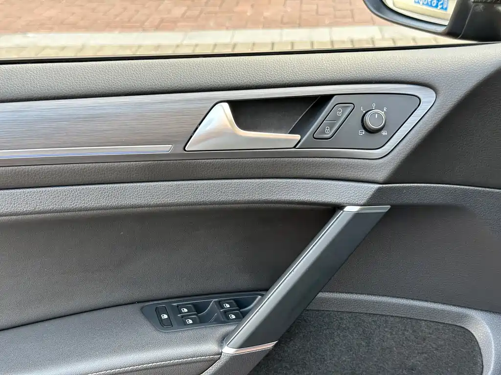 VOLKSWAGEN GOLF NEW ENERGY