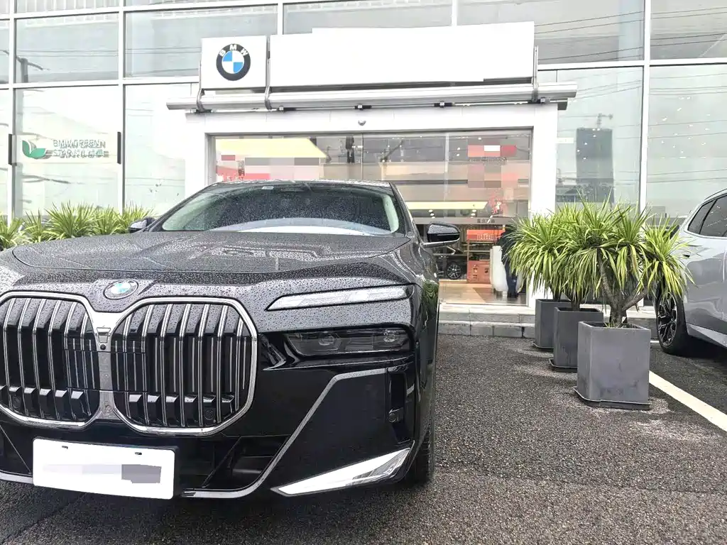 BMW 7 SERIES