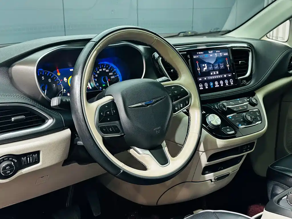 Chrysler Grand Voyager (Import) — миниатюра 9