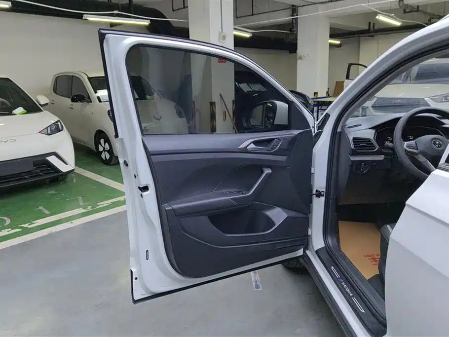 VOLKSWAGEN EXPLORING THE SHADOW